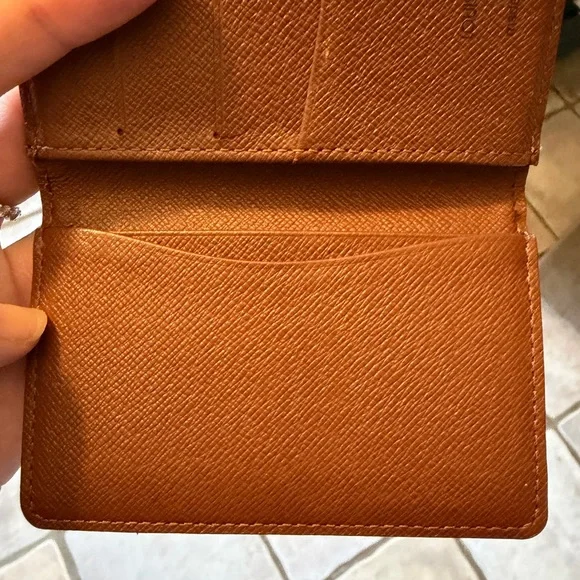Louis Vuitton Monogram Card Holder - Picture 7 of 7